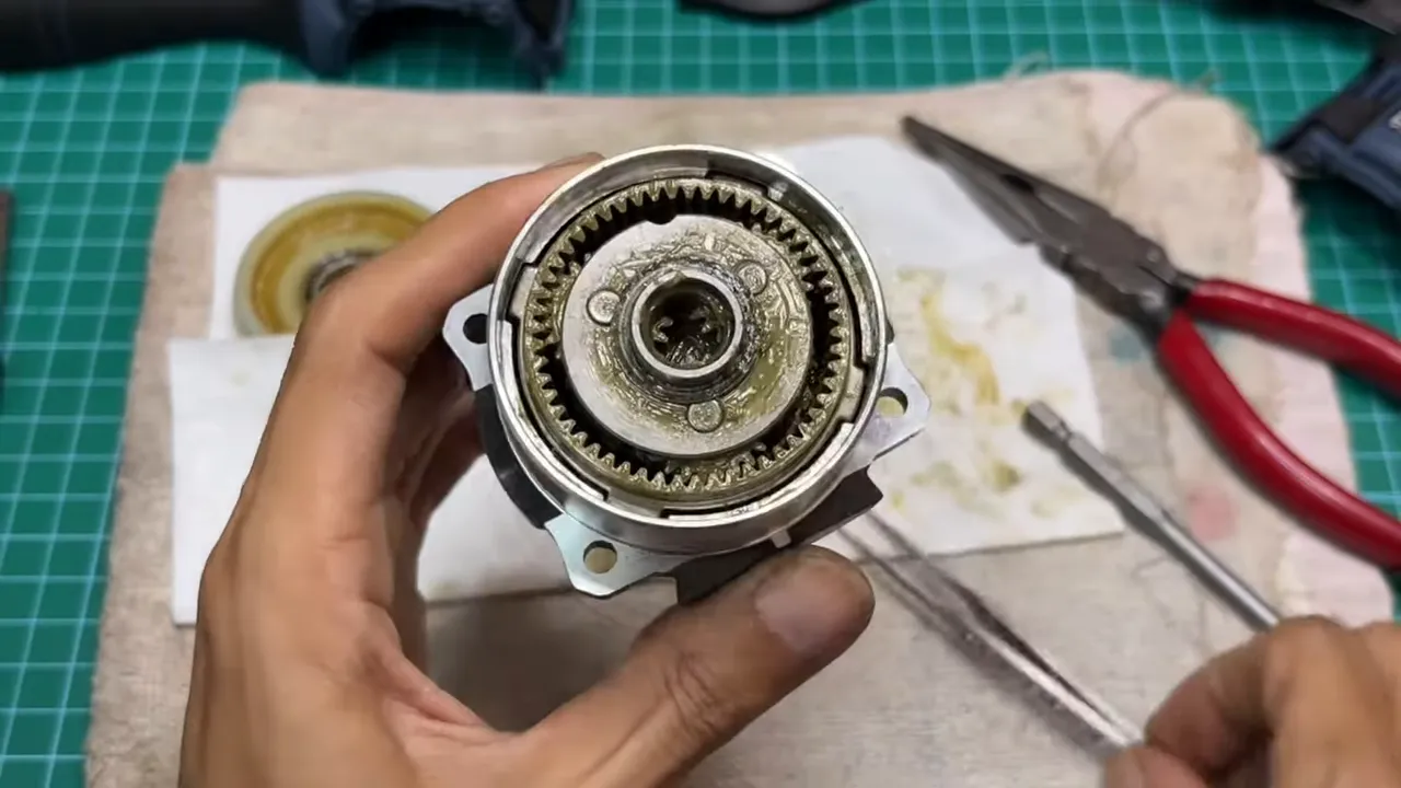 Độ rơ bánh răng thấp, cấu trúc cơ khí chất lượng