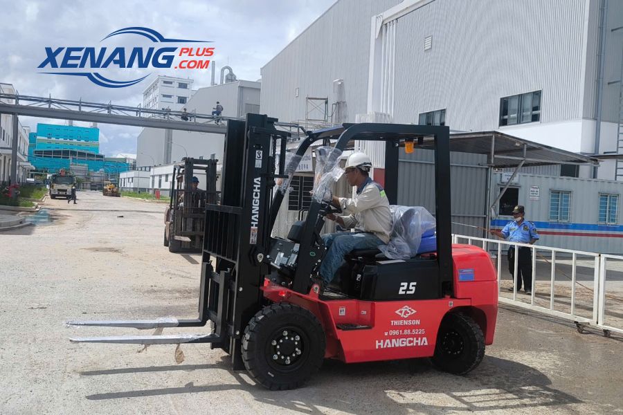 Tổng quan thiết kế của xe nâng dầu 2.5 tấn Hangcha