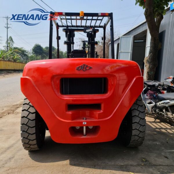 Xe nâng dầu 8 tấn