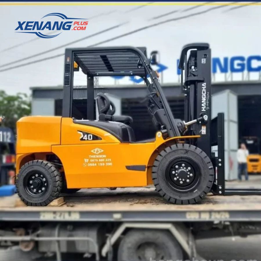 Xe nâng dầu 4 tấn Hangcha được nhiều doanh nghiệp lựa chọn ứng dụng trong việc nâng hạ hàng hóa kho bãi.