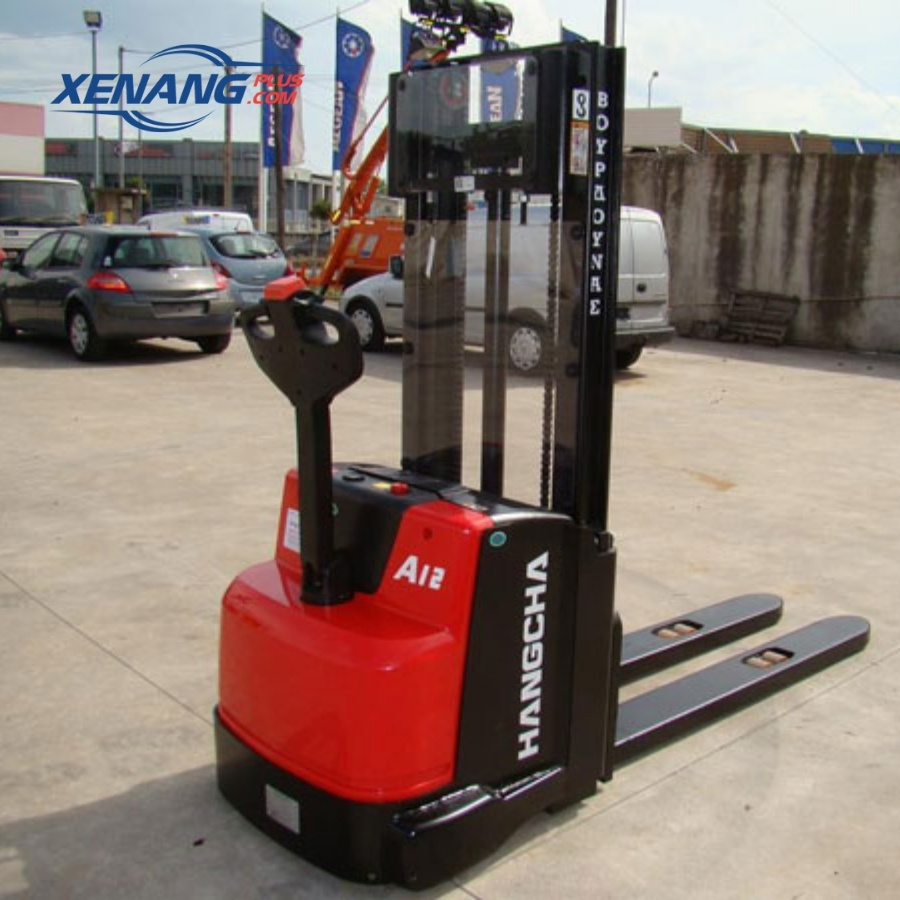 Xe nâng Stacker có hệ thống điều khiển trực quan và thao tác dễ học