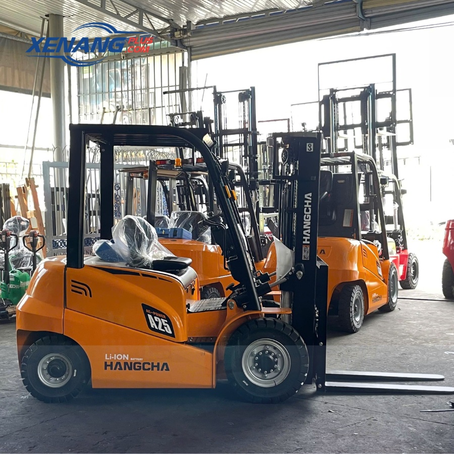 CPD25-XAJ4-I sử dụng động cơ nâng 15 kW và động cơ lái 24 kW ứng dụng công nghệ PMSM