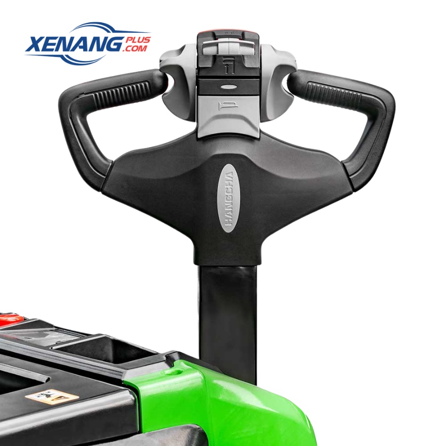 Tay lái của dòng xe này được thiết kế công thái học với thao tác thuận lợi