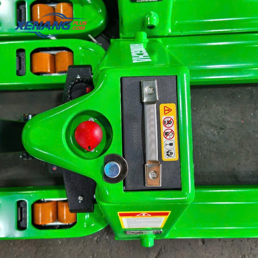 Bộ điều khiển thông minh giúp kiểm soát chính xác tốc độ và hướng di chuyển