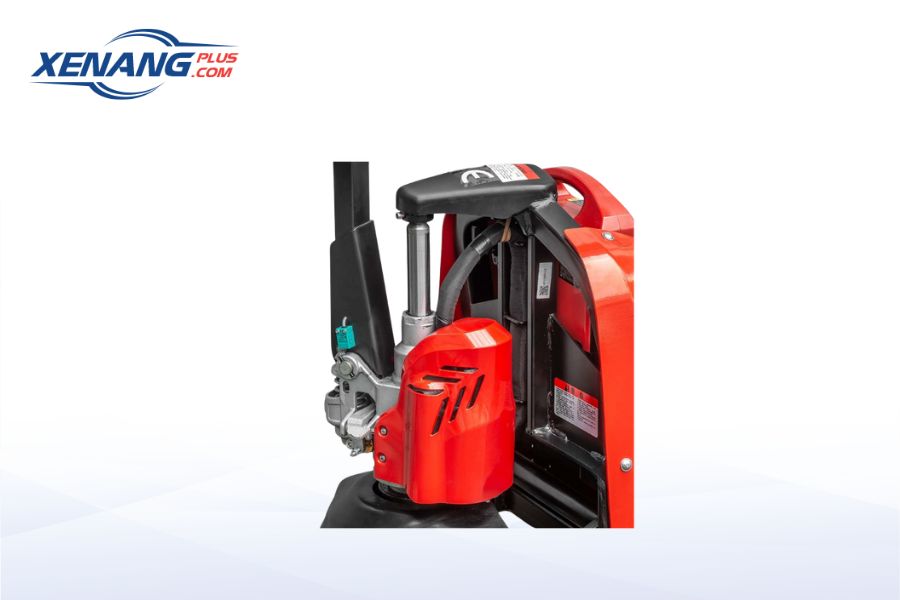 Động cơ điện được bố trí gọn gàng trong thân xe